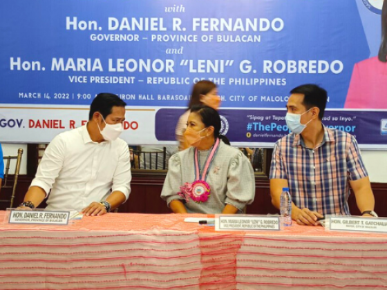 Bulacan guv endorses Robredo for president