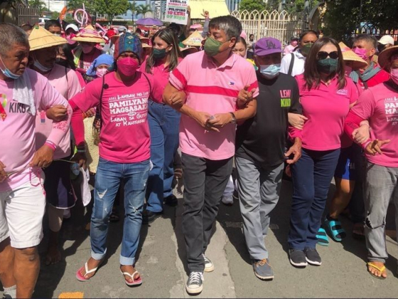 Pangilinan welcomes Sumilao farmers in Metro Manila